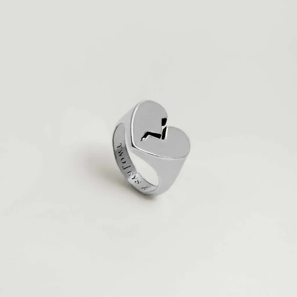 twojeys anel broken heart
